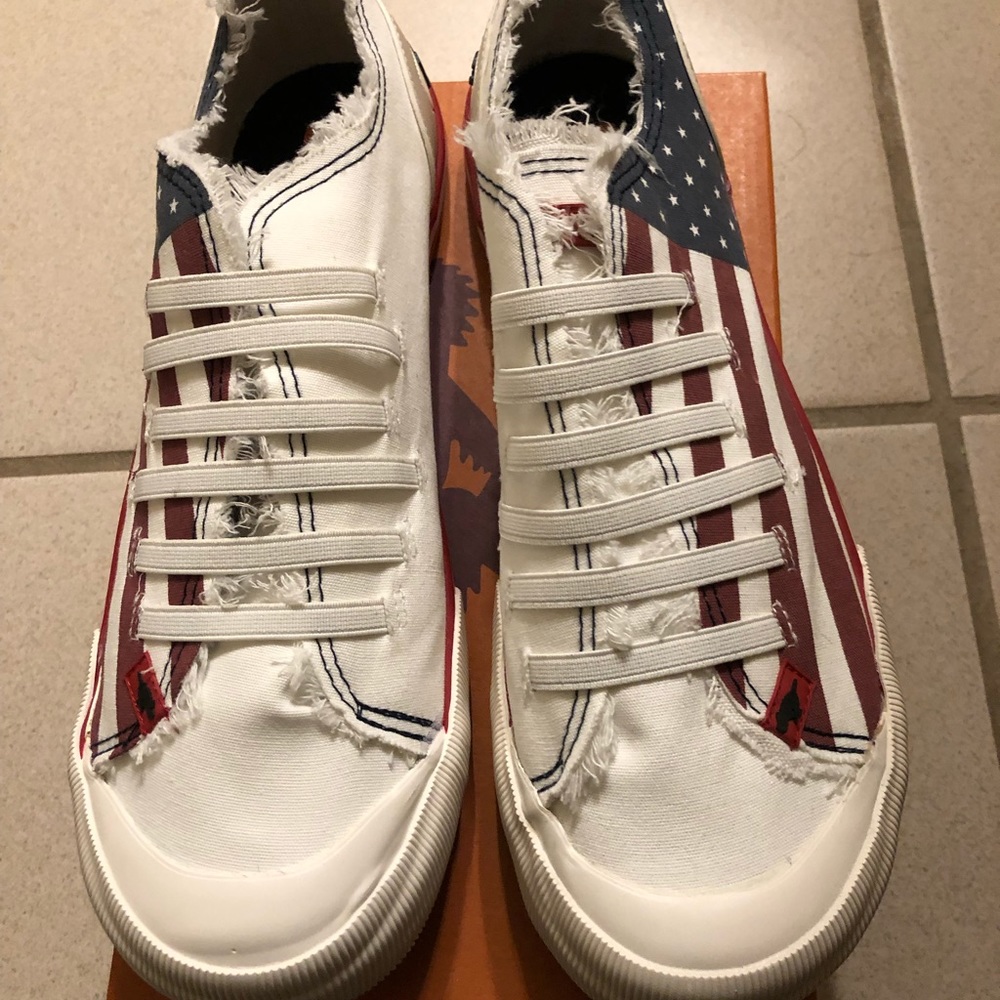 Rocket dog sneakers